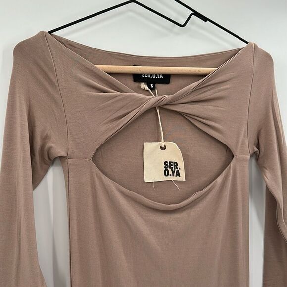 SER.O.YA Irene Midi Bodycon Off The Shoulder Twist Dress - Picture 5 of 8